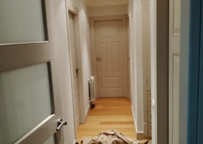 Pintado de escalera interior de piso en Lugo - MARLO Multiservicios