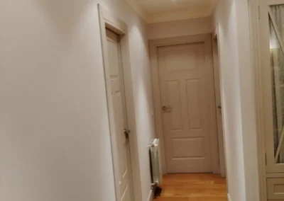 Pintado de escalera interior de piso en Lugo - MARLO Multiservicios