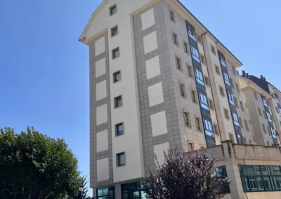 Pintado de edificio en Ronda das Mercedes de Lugo - MARLO Multiservicios